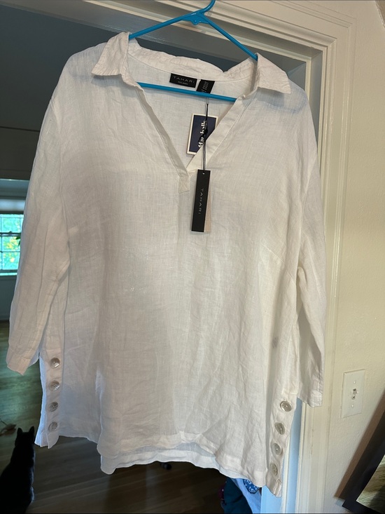 Tahari Tops - Tahari White Linen V‑Neck Collar Tunic with Side Button Detail